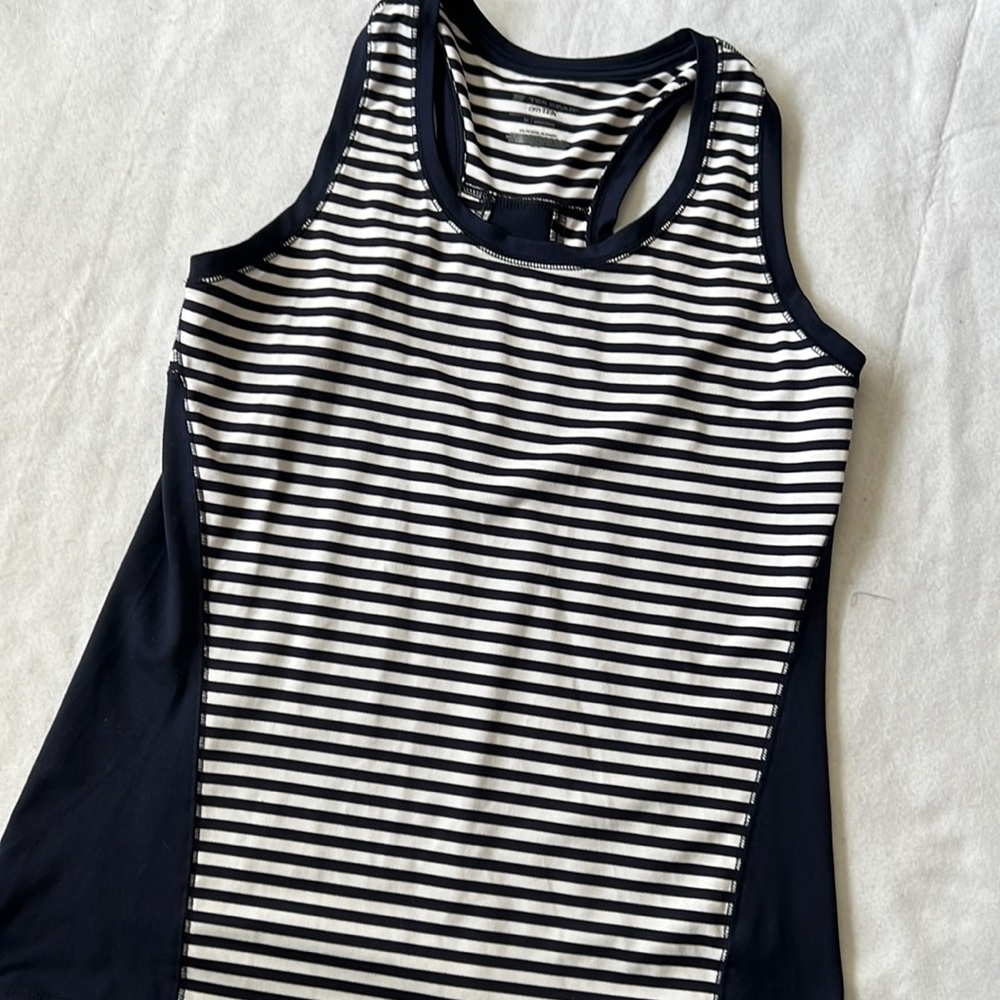 Tek Gear drytek navy blue striped shirt Medium